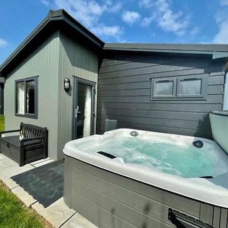 *Luxury Holiday Home With Hot Tub Close To Beach* Penally Ngoại thất bức ảnh