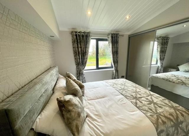 *Luxury Holiday Home With Hot Tub Close To Beach* Penally Ngoại thất bức ảnh