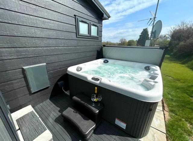 *Luxury Holiday Home With Hot Tub Close To Beach* Penally Ngoại thất bức ảnh